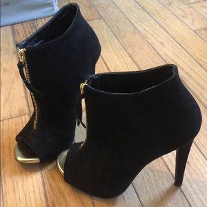 Mossimo size 6 peep toe heels